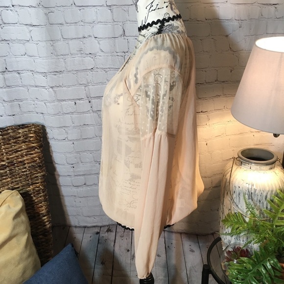 Weavers sheer elastic waist and sleeve blouse - Picture 5 of 9